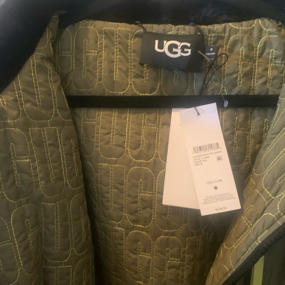 UGG Jacket New - Picture 3 of 3